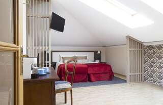 Гостиница Бутик-отель Аристократ  Санкт-Петербург Улучшенный двухместный номер с 1 большой или 2 раздельными кроватями-2